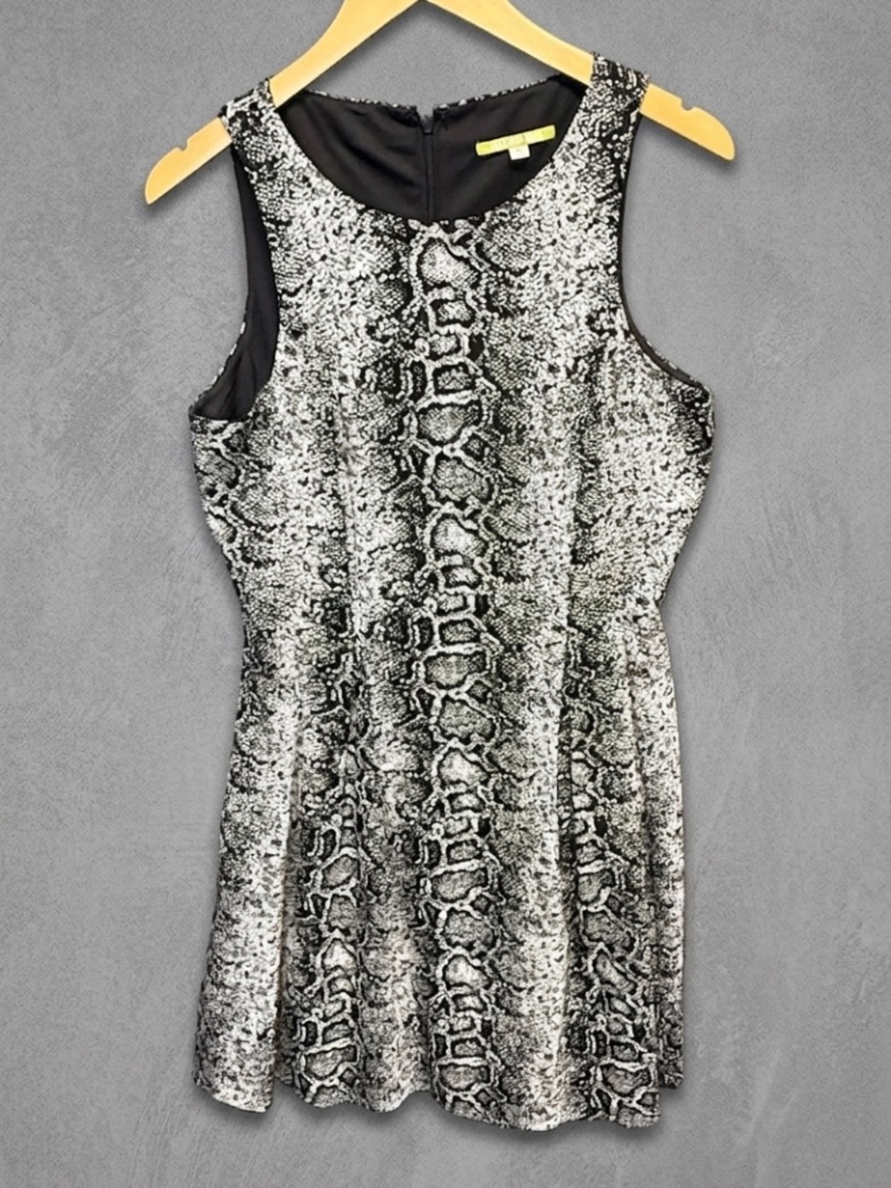 Gianni Bini Snake Print Mini Dress M Black White Python Animal Sleeveless A-Line